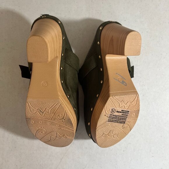 Atalina Olive Green Suede Clogs • Wedge Heel • Lightweight Mule • Size 7.5 - Picture 7 of 9